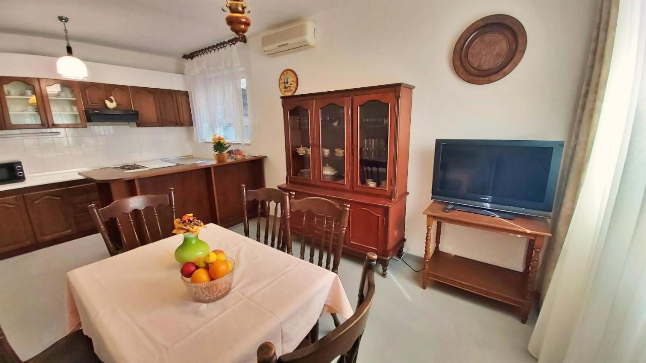 Apartment Cedo Omiš Buitenkant foto